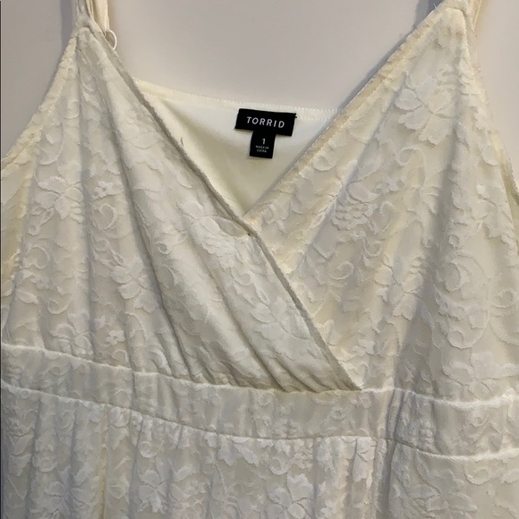 White lace dress - Picture 3 of 3